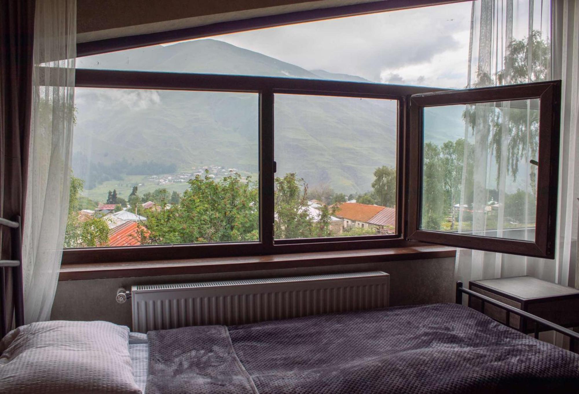 Garemta Hotel Kazbegi Bagian luar foto