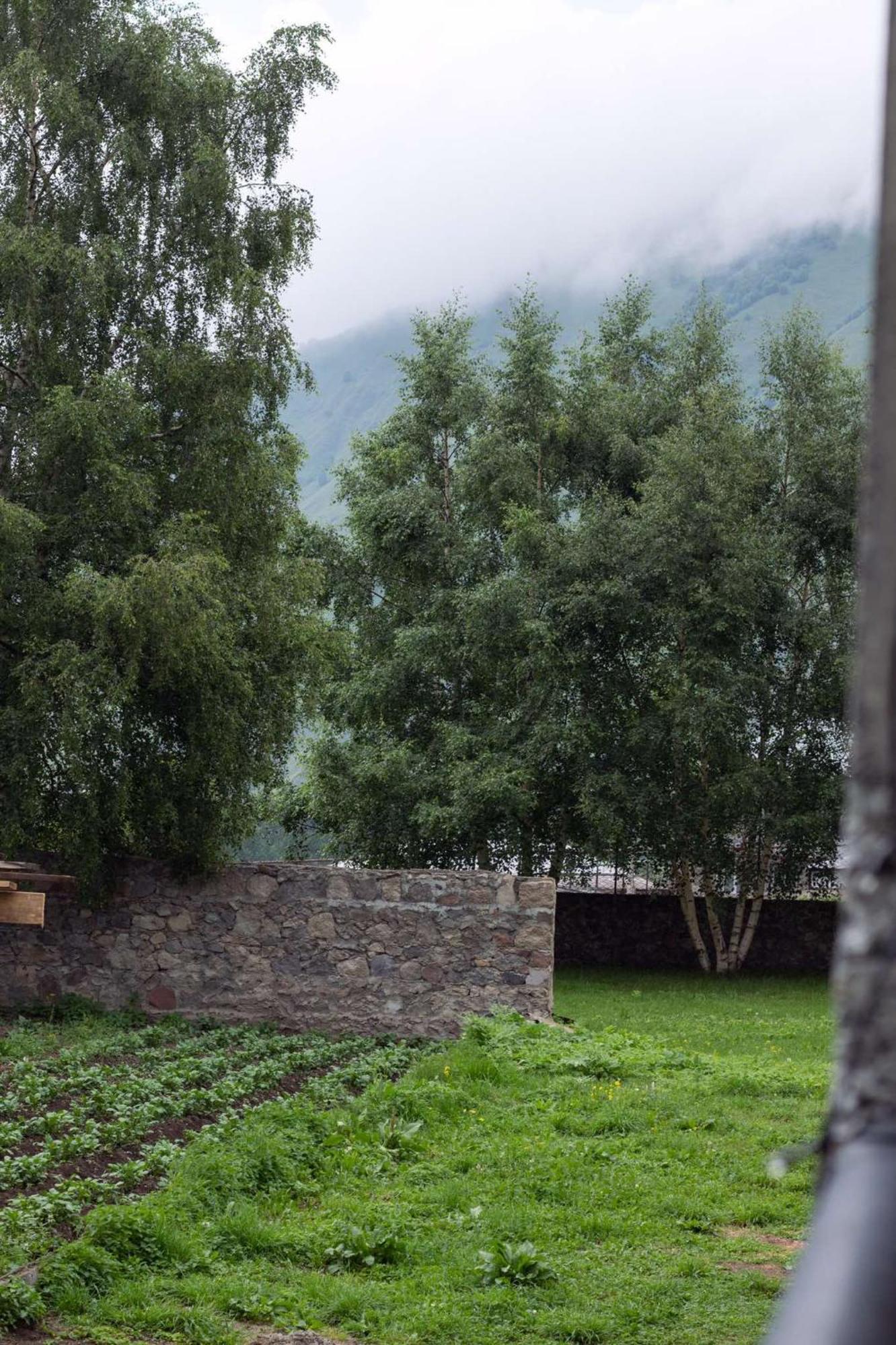 Garemta Hotel Kazbegi Bagian luar foto